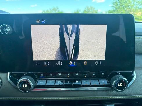 Certified 2025 Chevrolet Colorado ZR2 w/ Technology Package AWD/4WD image 21