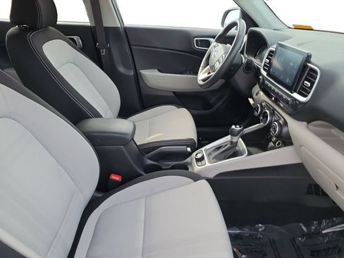 Certified 2024 Hyundai Venue SEL FWD image 18