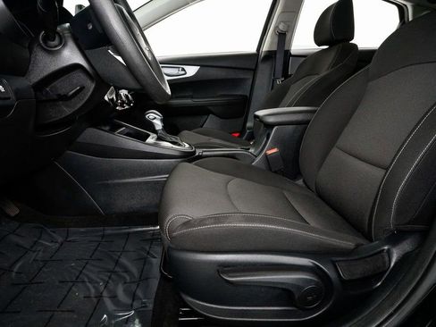 Used 2024 Kia Forte LXS image 9