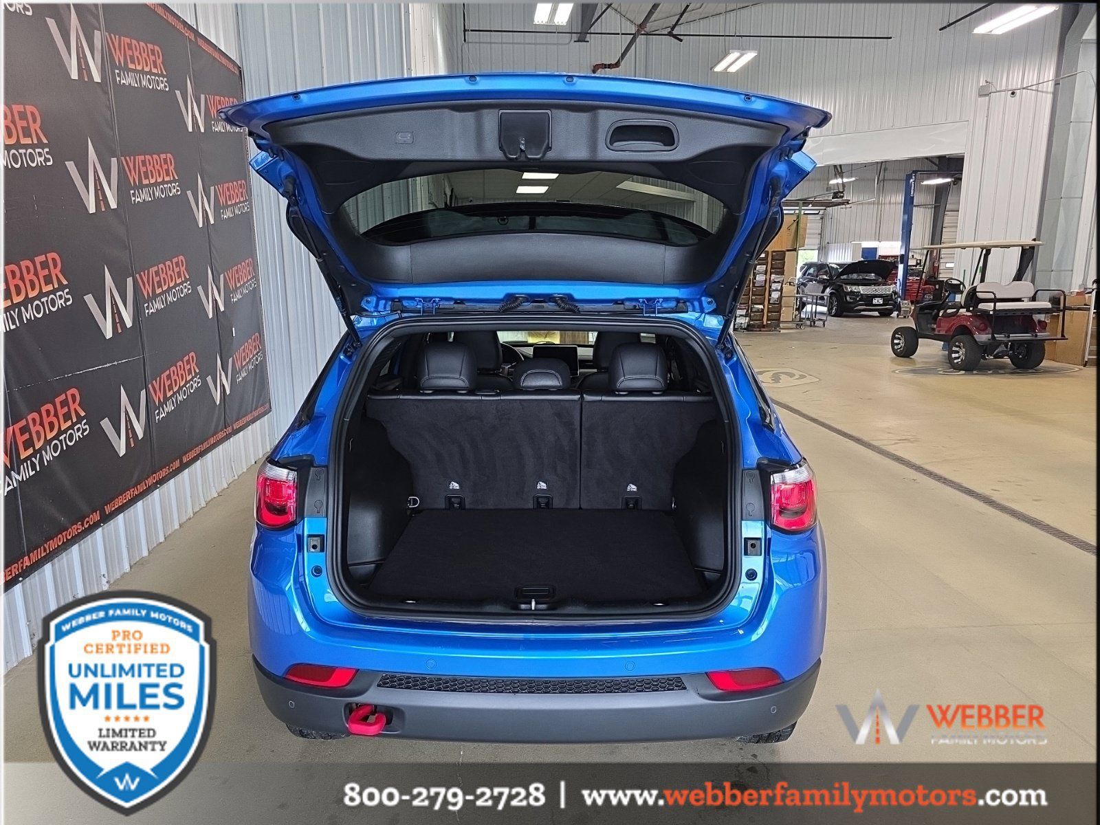 Used 2024 Jeep Compass Trailhawk AWD/4WD image 9