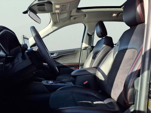 Used 2021 Ford Escape SEL w/ SEL Stealth AWD Package image 25