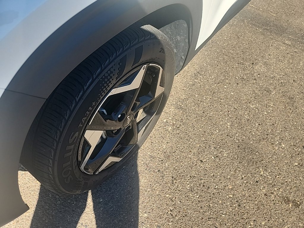 Certified 2024 Kia Seltos EX FWD image 6