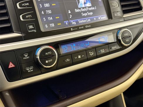 Used 2016 Toyota Highlander Limited image 28