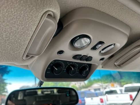 Used 2003 Chevrolet Suburban 2500 LT w/ LT Preferred Equipment Group AWD/4WD image 18