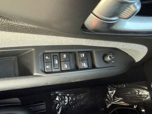 Used 2024 Jeep Compass Latitude AWD/4WD image 14
