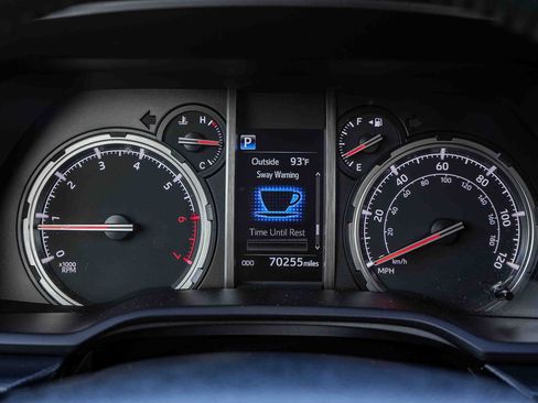Used 2022 Toyota 4Runner TRD Off-Road Premium AWD/4WD image 27