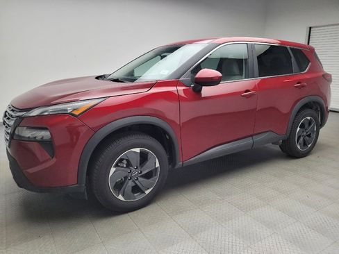 Used 2025 Nissan Rogue SV AWD/4WD image 2