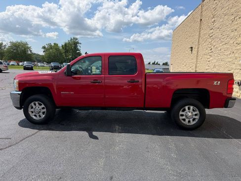 Used 2014 Chevrolet Silverado 2500 LT w/ Interior Plus Package AWD/4WD image 2