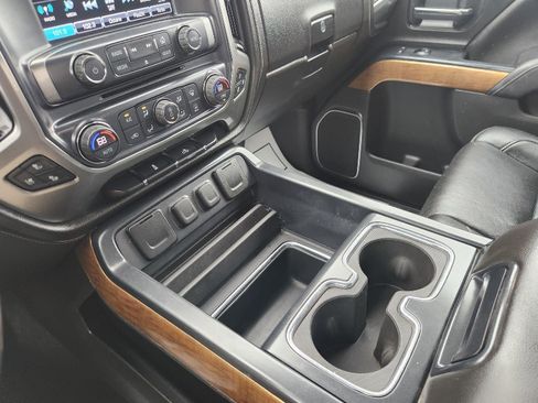 Used 2017 Chevrolet Silverado 1500 LTZ AWD/4WD image 19