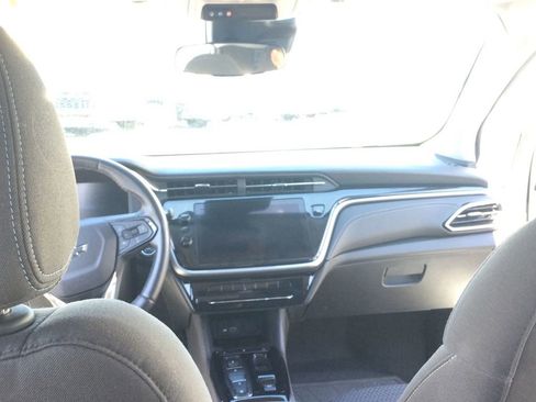 Used 2023 Chevrolet Bolt EUV LT w/ Comfort Package image 33