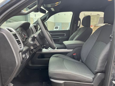 New 2025 RAM 2500 Big Horn AWD/4WD image 12