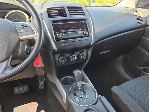 Used 2014 Mitsubishi Outlander Sport ES FWD image 24