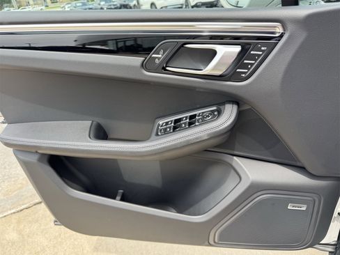 New 2025 Porsche Macan image 28