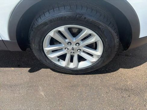 Used 2017 Ford Explorer XLT FWD image 42