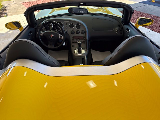 Used 2008 Pontiac Solstice GXP w/ Premium Package RWD image 29