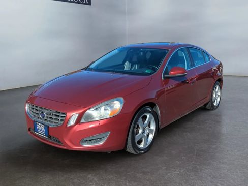 Used 2013 Volvo S60 T5 image 1