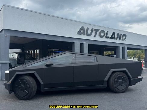 Used 2024 Tesla Cybertruck Cyberbeast AWD/4WD image 3