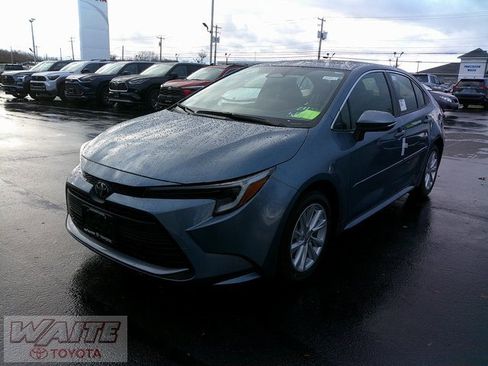 New 2026 Toyota Corolla XLE image 5