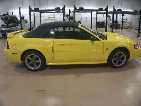 Used 2001 Ford Mustang GT RWD image 6