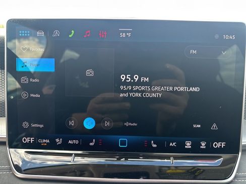 New 2026 Volkswagen Tiguan SE AWD/4WD image 17