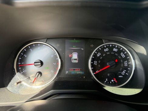 Used 2021 Toyota RAV4 XLE FWD image 18