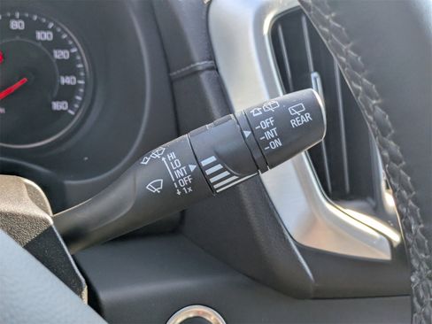 Used 2023 GMC Terrain SLT image 32