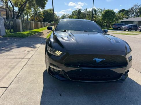 Used 2015 Ford Mustang GT RWD image 5