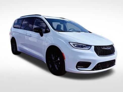 New 2026 Chrysler Pacifica Limited w/ S Appearance Package image 8