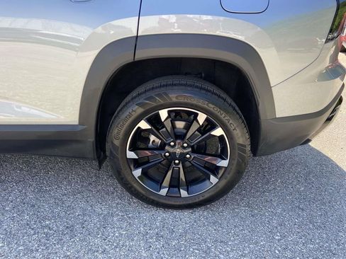 Used 2025 Chevrolet Equinox RS w/ Safety and Technology Package FWD image 9