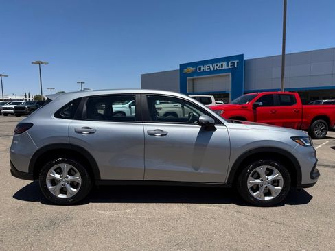 Used 2023 Honda HR-V LX image 4
