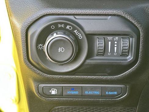 Certified 2022 Jeep Wrangler Unlimited Sahara 4xe w/ Cold Weather Group image 28