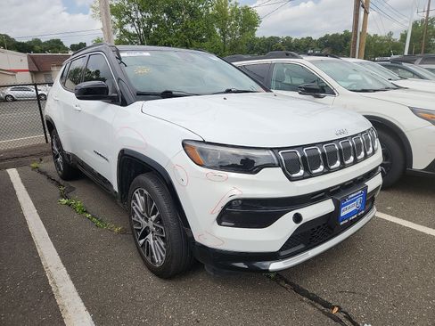 Used 2022 Jeep Compass Limited w/ Elite Group AWD/4WD image 2