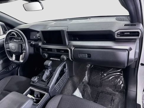 Certified 2025 Toyota 4Runner SR5 AWD/4WD image 29
