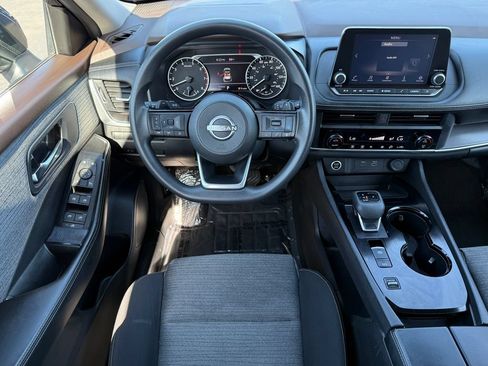 Used 2023 Nissan Rogue SV FWD image 21