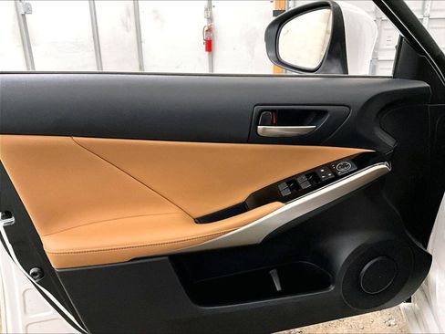Used 2018 Lexus IS 300 AWD image 22