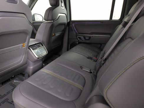 Used 2023 Rivian R1S Adventure AWD/4WD image 35