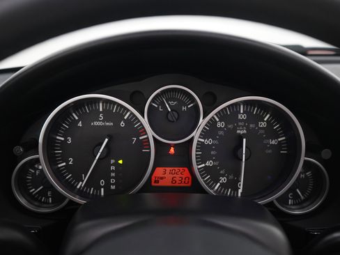 Used 2006 MAZDA MX-5 Miata Sport RWD image 19