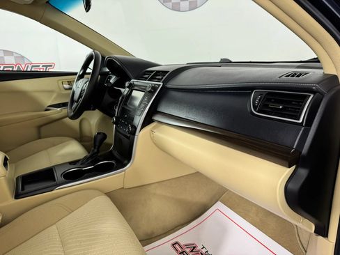 Used 2017 Toyota Camry LE FWD image 12