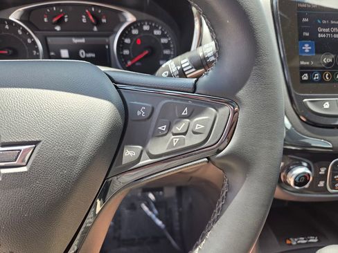 Used 2024 Chevrolet Equinox Premier FWD image 32