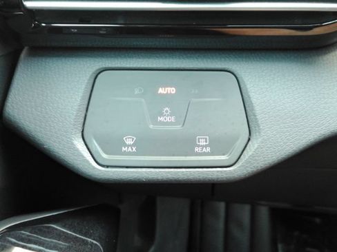 Used 2023 Volkswagen ID.4 Pro RWD image 35