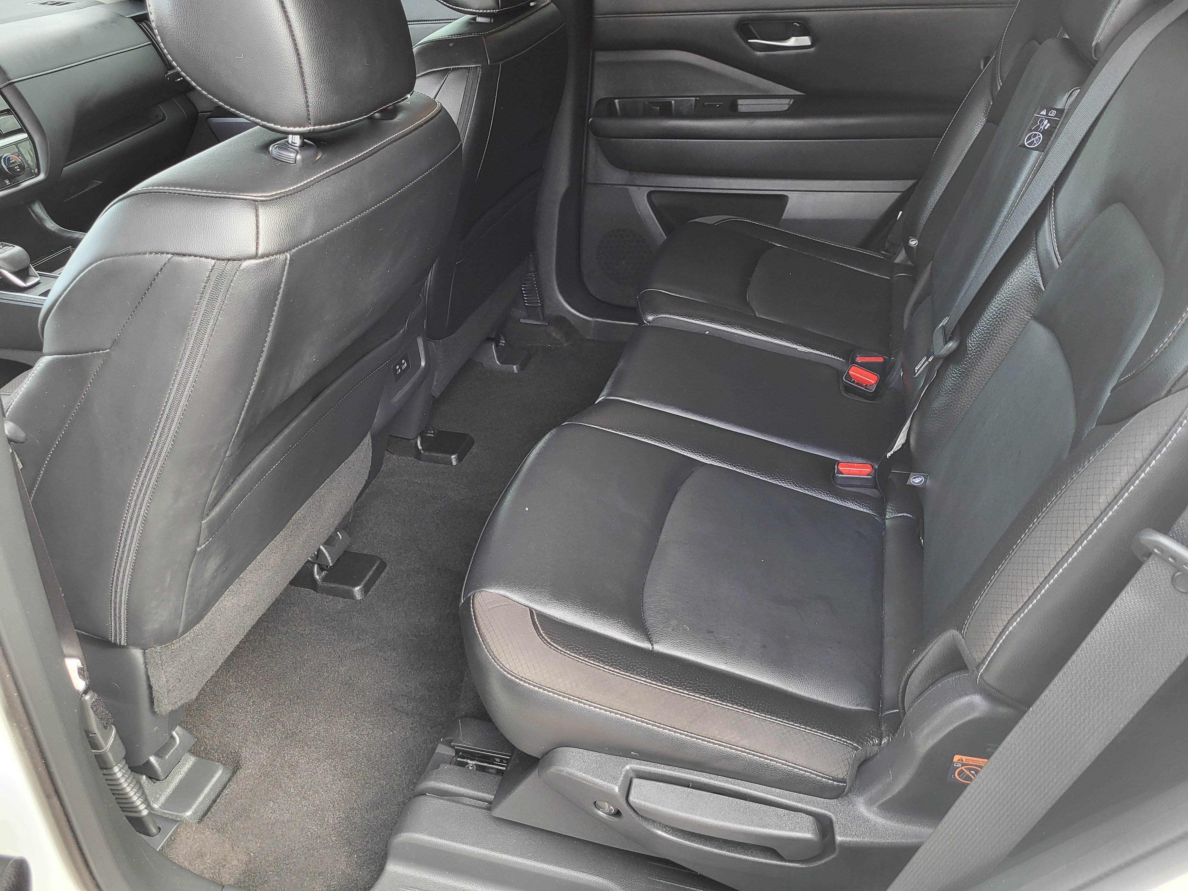 Used 2024 Toyota RAV4 LE AWD/4WD image 26