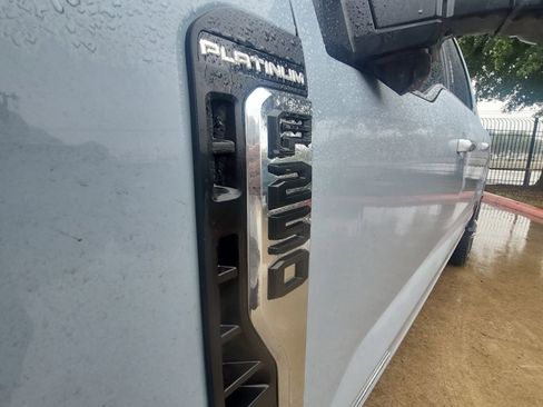 Used 2026 Ford F250 Platinum w/ Platinum Plus Package image 8