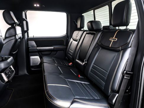 Used 2023 Ford F250 Platinum image 9