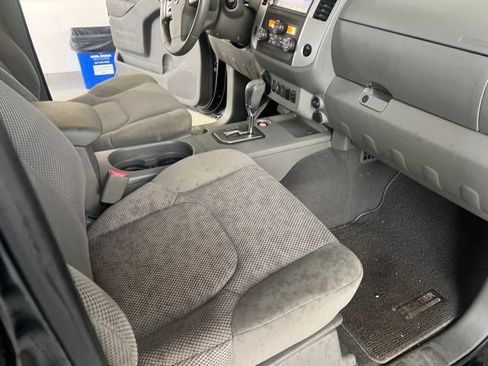 Used 2020 Nissan Frontier SV w/ Midnight Edition Floor Mats RWD image 5