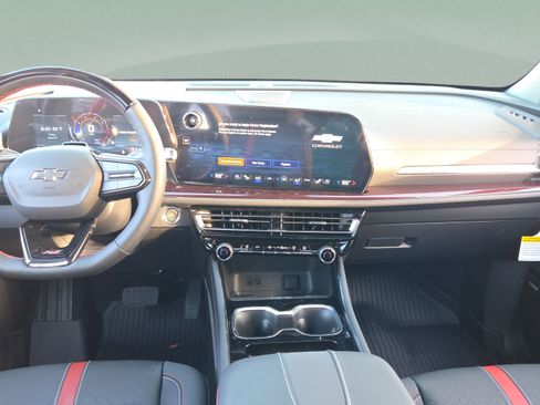 New 2026 Chevrolet Traverse RS w/ LPO, Floor Liner Package FWD image 9