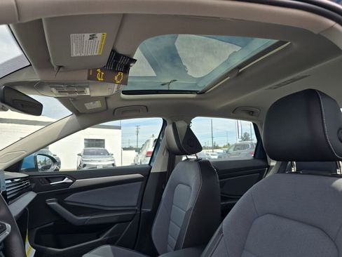 New 2026 Volkswagen Jetta SE FWD image 20