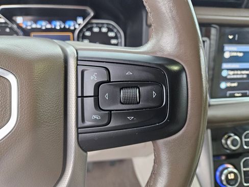 Used 2021 GMC Yukon Denali w/ Denali Premium Package image 13