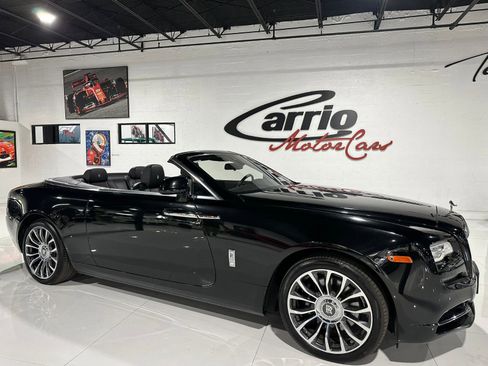 Used 2019 Rolls-Royce Dawn image 1