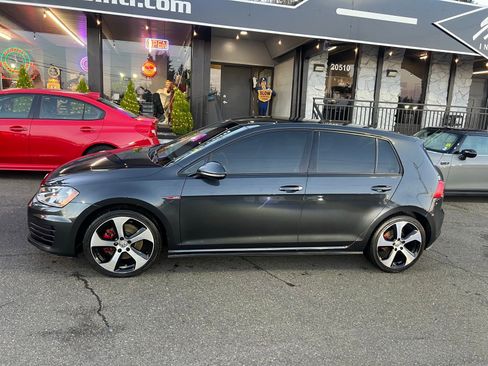 Used 2016 Volkswagen GTI SE image 2