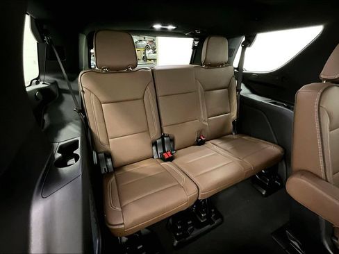 Used 2025 Chevrolet Tahoe High Country AWD/4WD image 33